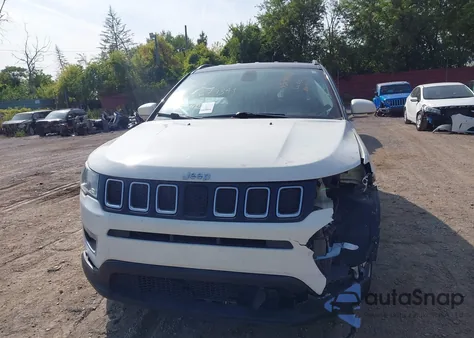 2019 Jeep Compass Limited 4X4 from USA, damaged, VIN 3C4NJDCB3KT679341